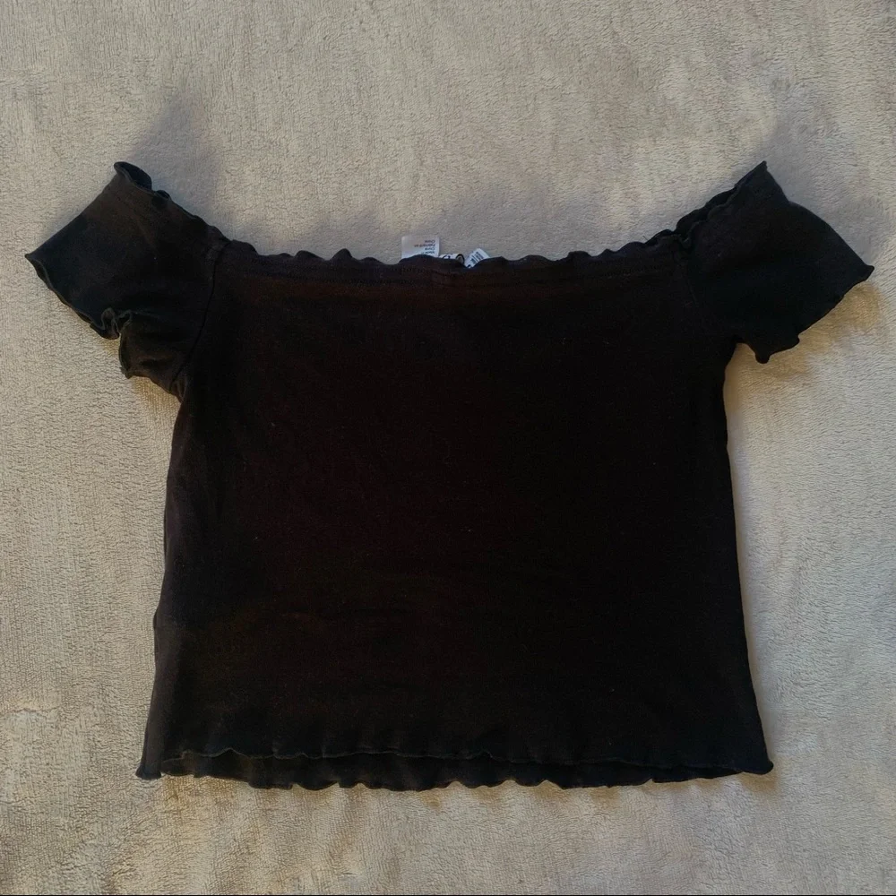 H&M Off the Shoulder Top - Picture 2 of 4